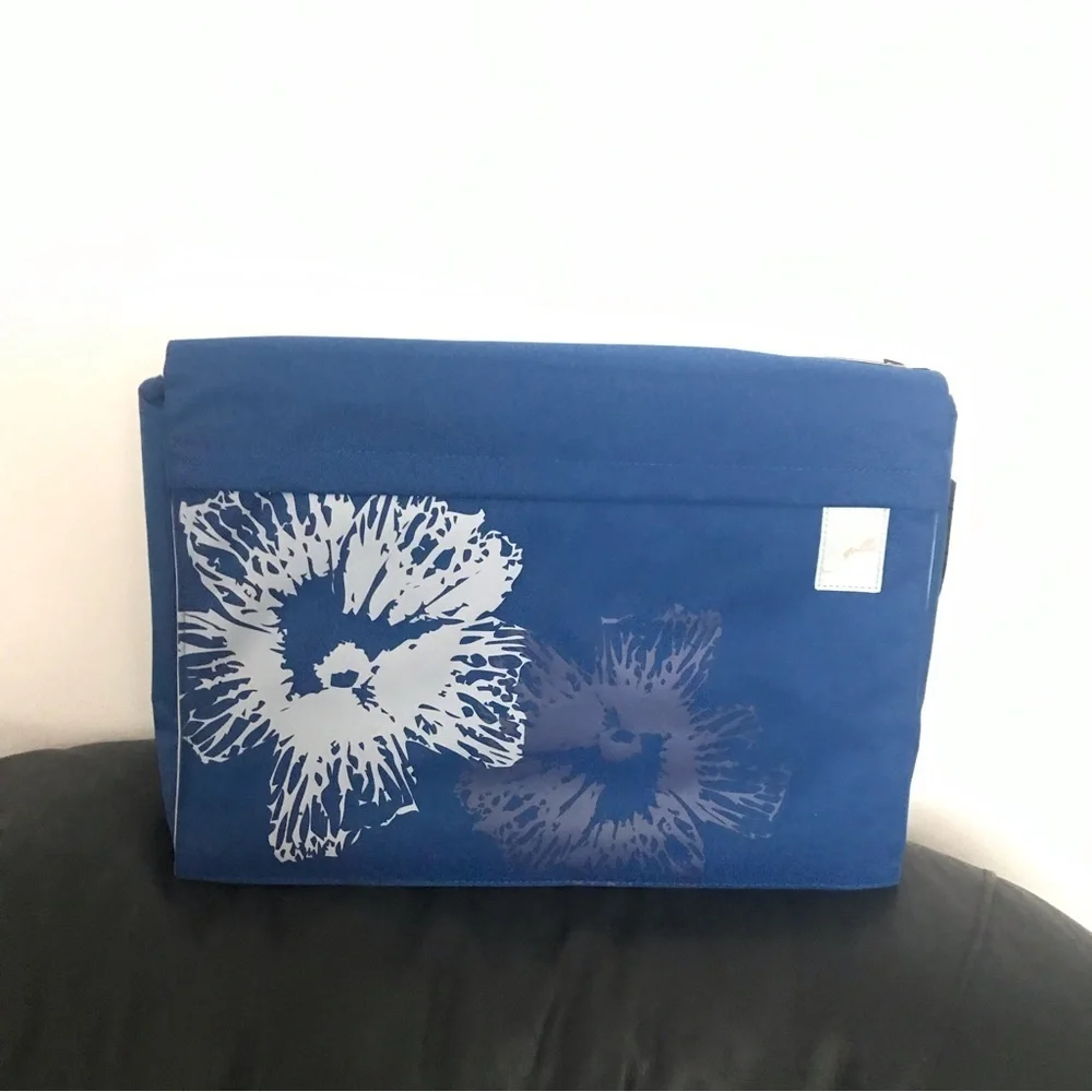 Golla Blue Floral 16